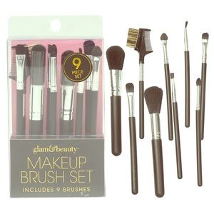 Makeup brushes